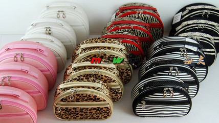 【義烏廠家生產加工化妝包、冰包、手提包、拉桿包等箱包】價格,廠家,圖片,服飾加工,肖守田(個體經營)-